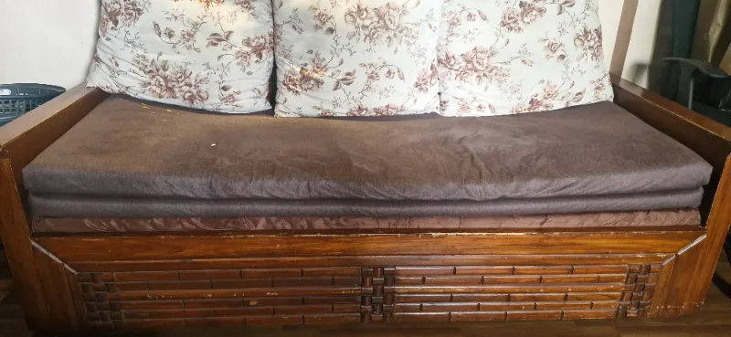 Buy And Sell Furniture & Household Items