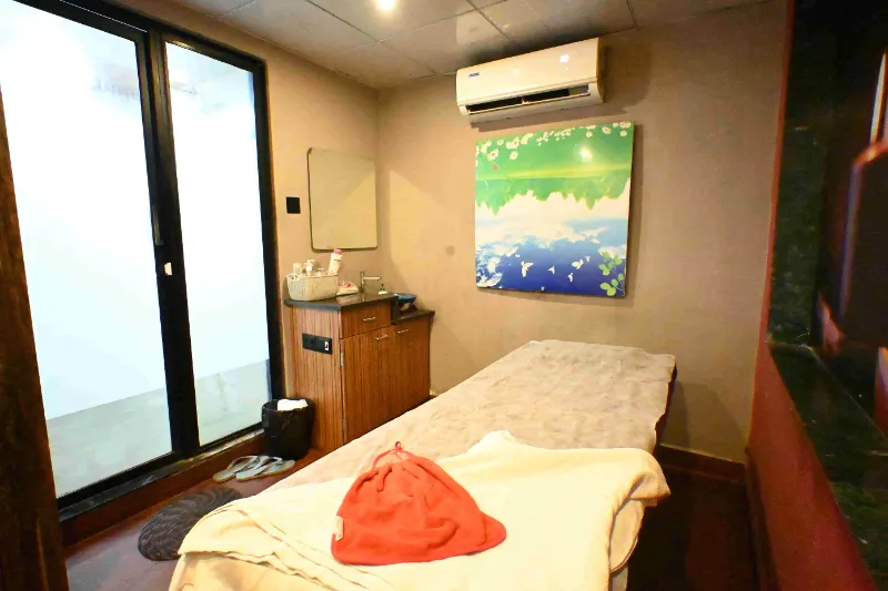 Blue Lotus Spa - Others for sale in Thane, Maharashtra