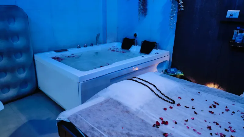 Royal Oak Spa Thane photo 2