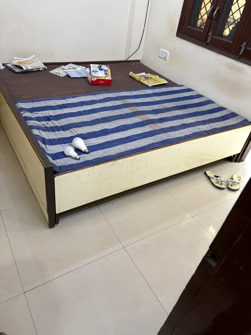 Buy And Sell Furniture & Household Items