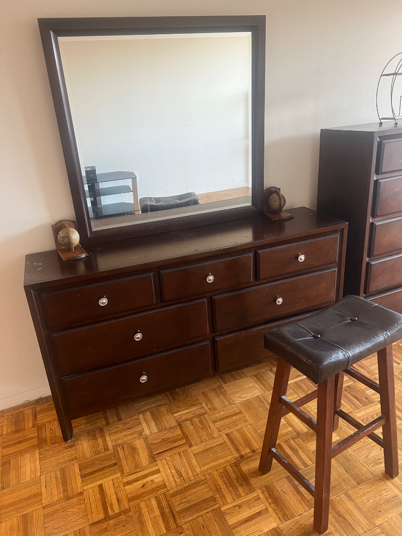 Dresser/Mirror