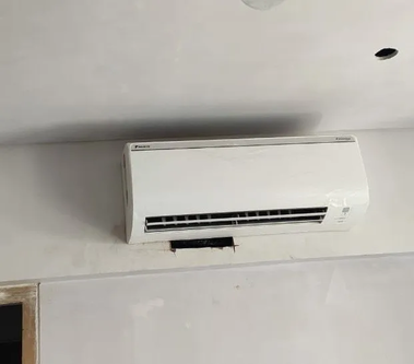 Voltas Split AC  1.5 ton 5 Star Inverter Air conditioner