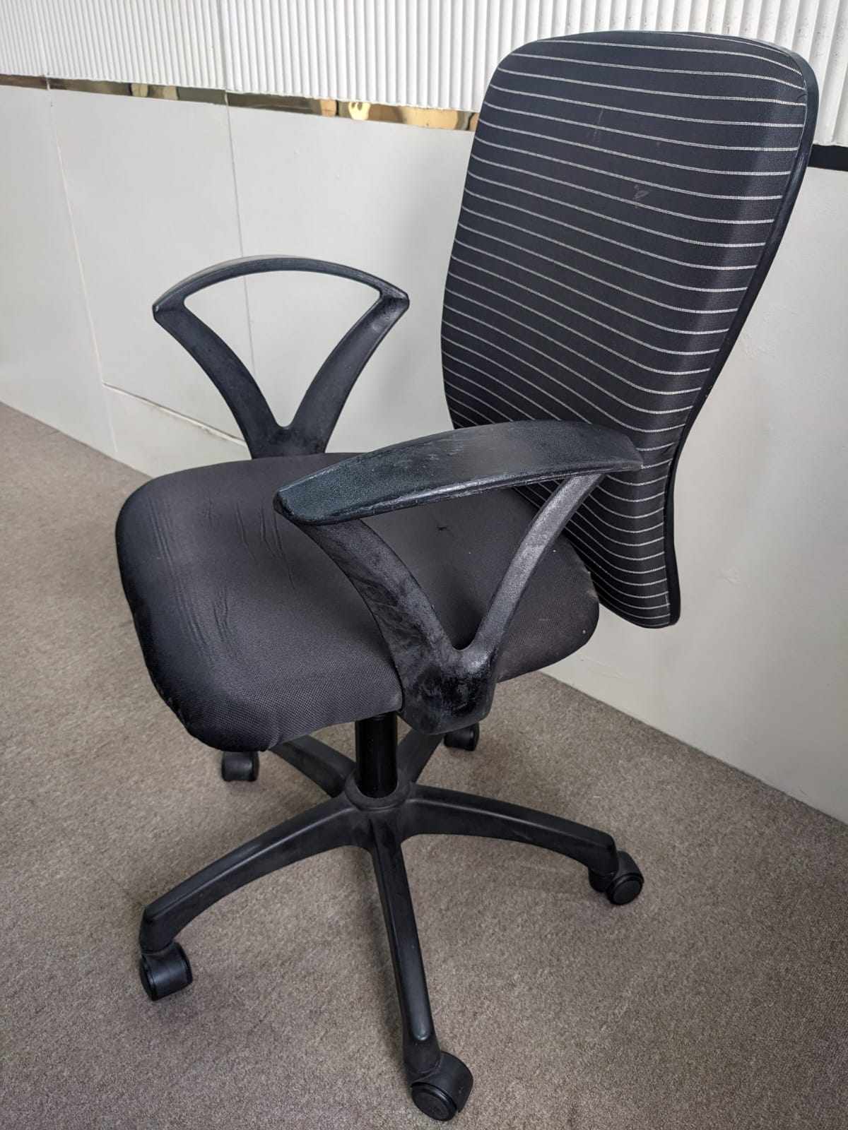 Comfortable Adjustable Office Chair – Good Condition