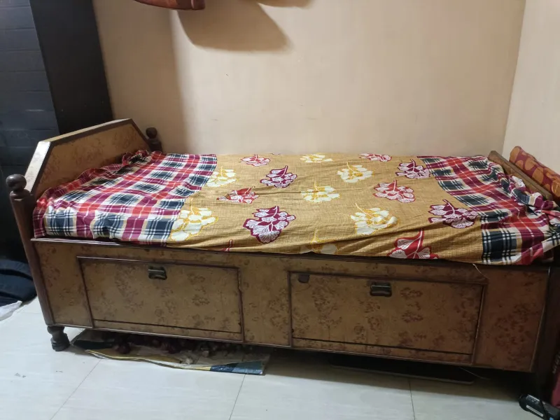 Buy And Sell Furniture & Household Items