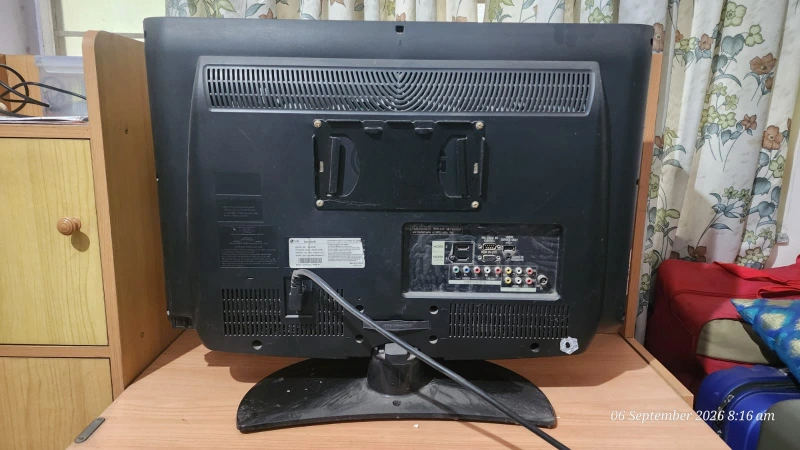 LG 26 inch LED TV with remote