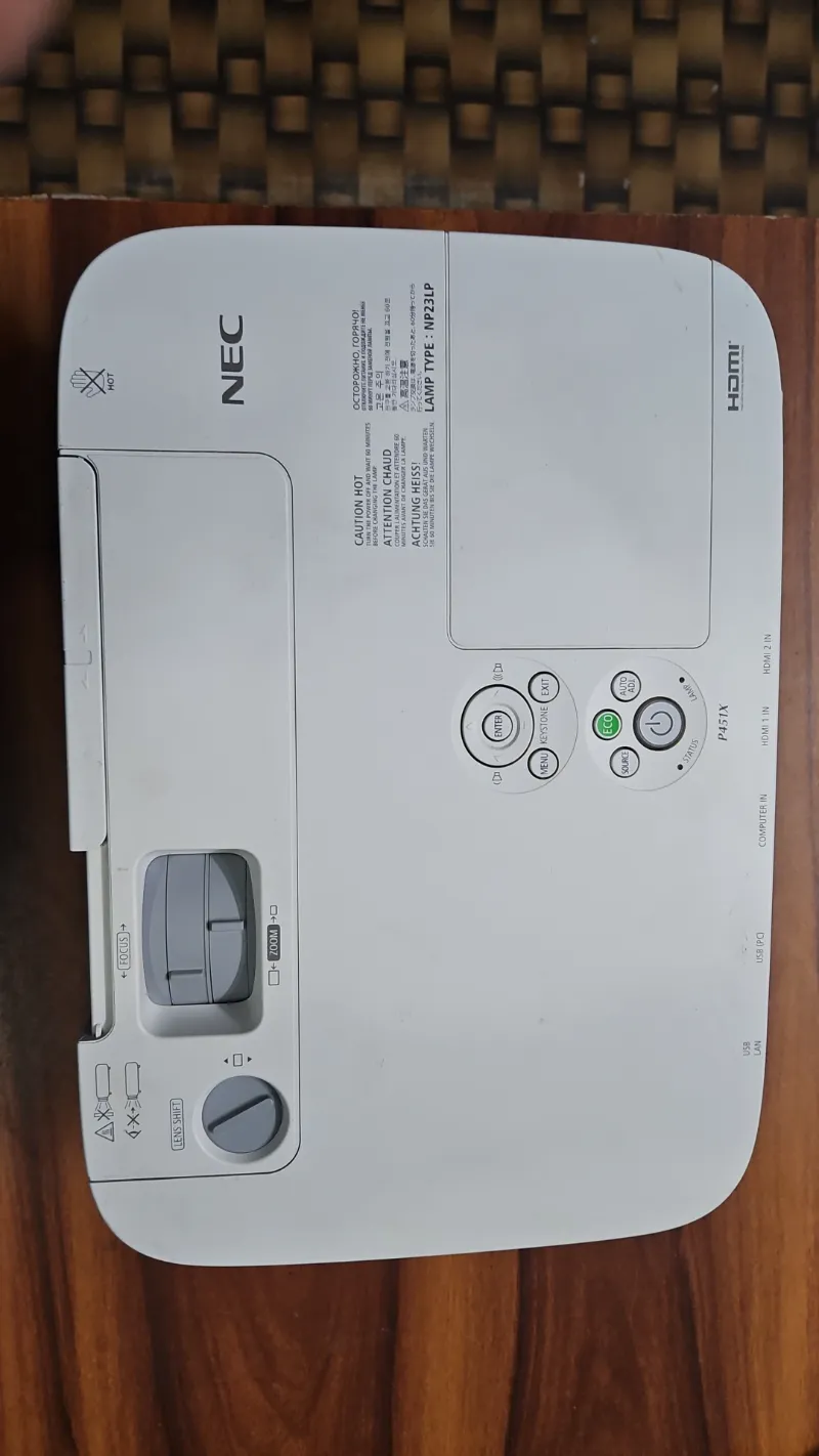 Projector nec 451x 